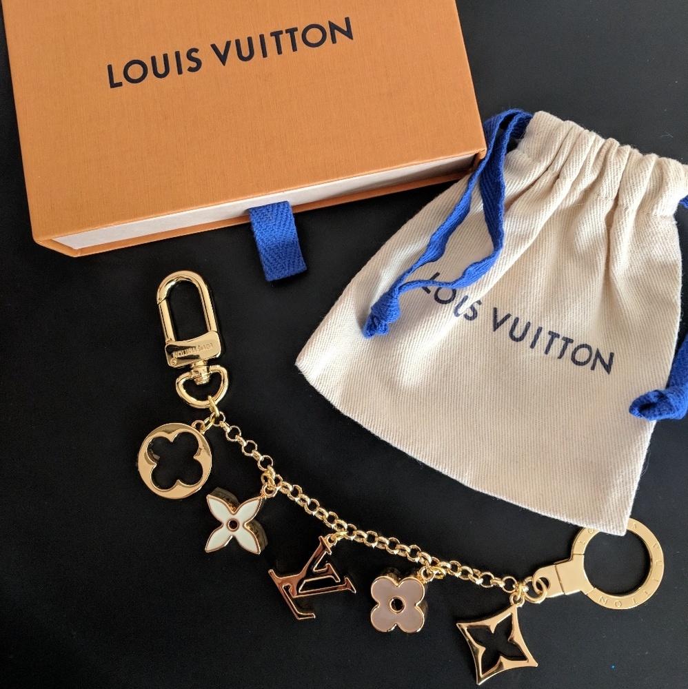 Auth louis vuitton Fleur de Monogram bag charm
